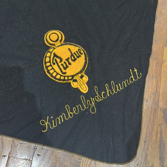 VTG  PURDUE UNIVERSITY BOILERMAKERS FOOTBALL WOOL BLANKET WITH PURDUE PATCH - Picture 2 of 5